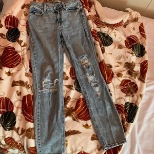 SO boyfriend ripped jeans